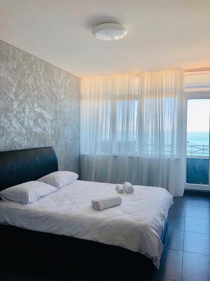 Tg Apartment Sea View Batoemi Buitenkant foto