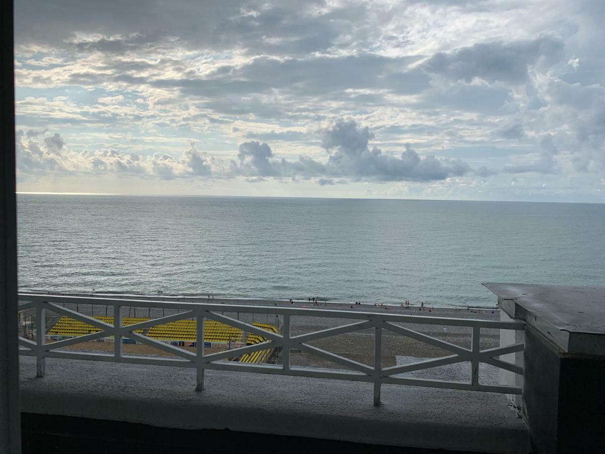 Tg Apartment Sea View Batoemi Buitenkant foto